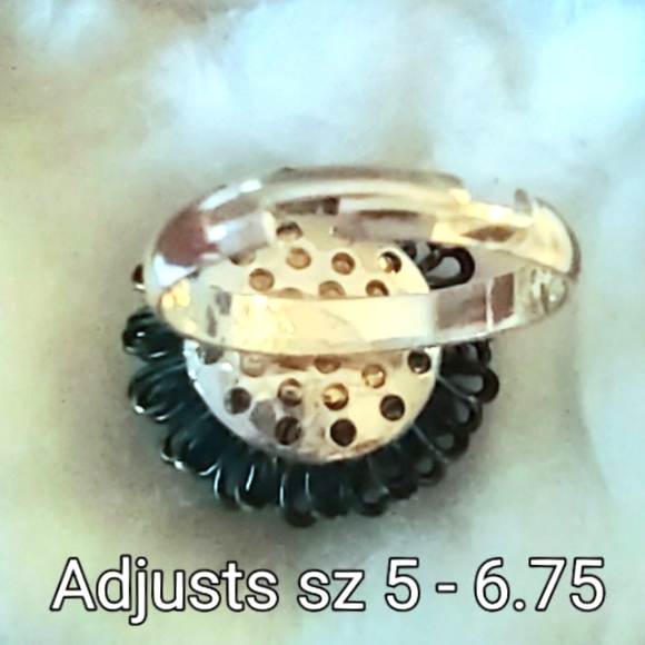 Green Wire Dome Ring - Picture 8 of 16